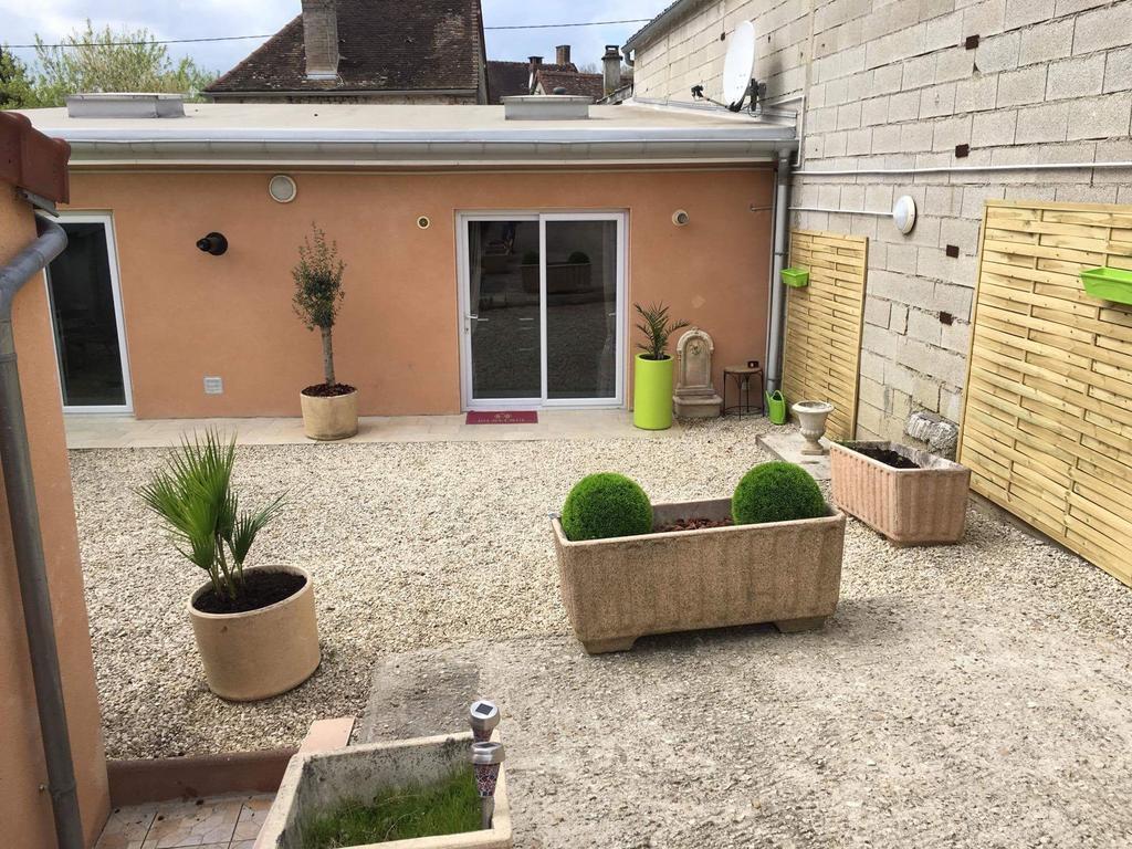 Вилла Loft L Atelier De Jacques Pres De Chablis Villy  Экстерьер фото