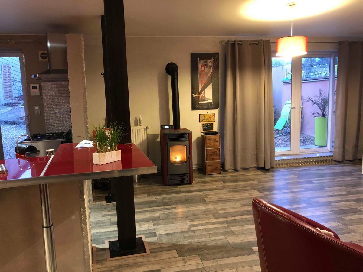 Вилла Loft L Atelier De Jacques Pres De Chablis Villy  Экстерьер фото