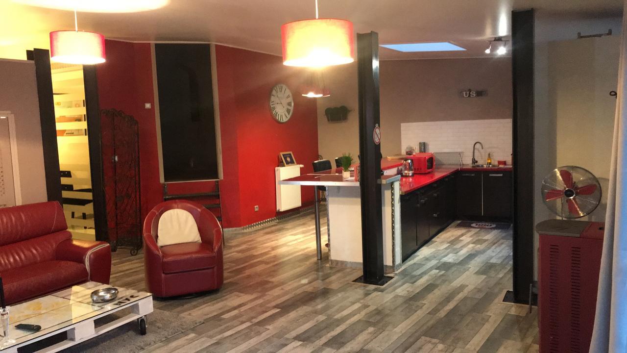 Вилла Loft L Atelier De Jacques Pres De Chablis Villy  Экстерьер фото