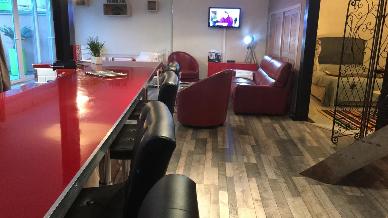 Вилла Loft L Atelier De Jacques Pres De Chablis Villy  Экстерьер фото
