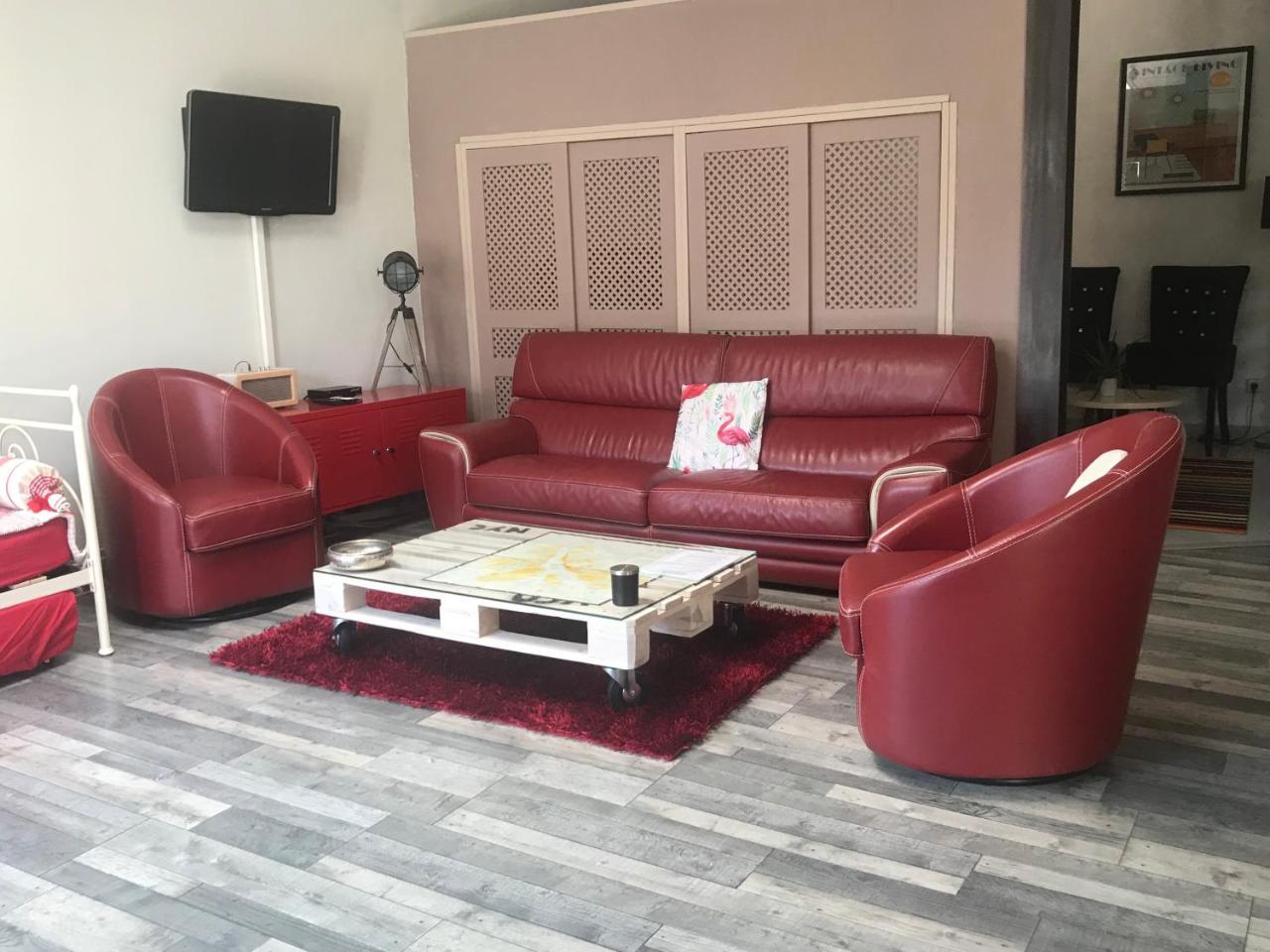 Вилла Loft L Atelier De Jacques Pres De Chablis Villy  Экстерьер фото