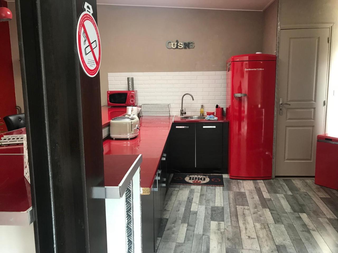 Вилла Loft L Atelier De Jacques Pres De Chablis Villy  Экстерьер фото