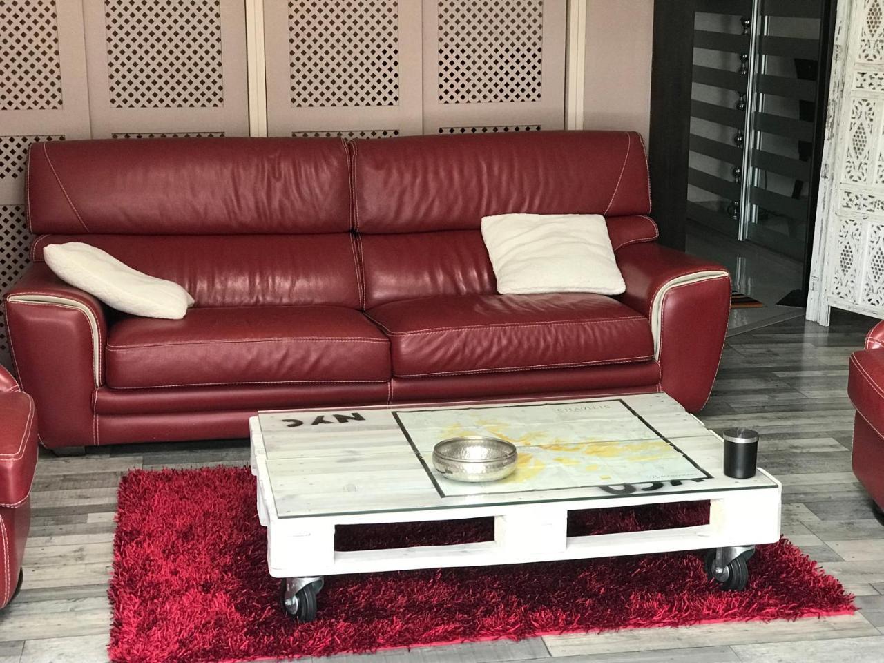 Вилла Loft L Atelier De Jacques Pres De Chablis Villy  Экстерьер фото