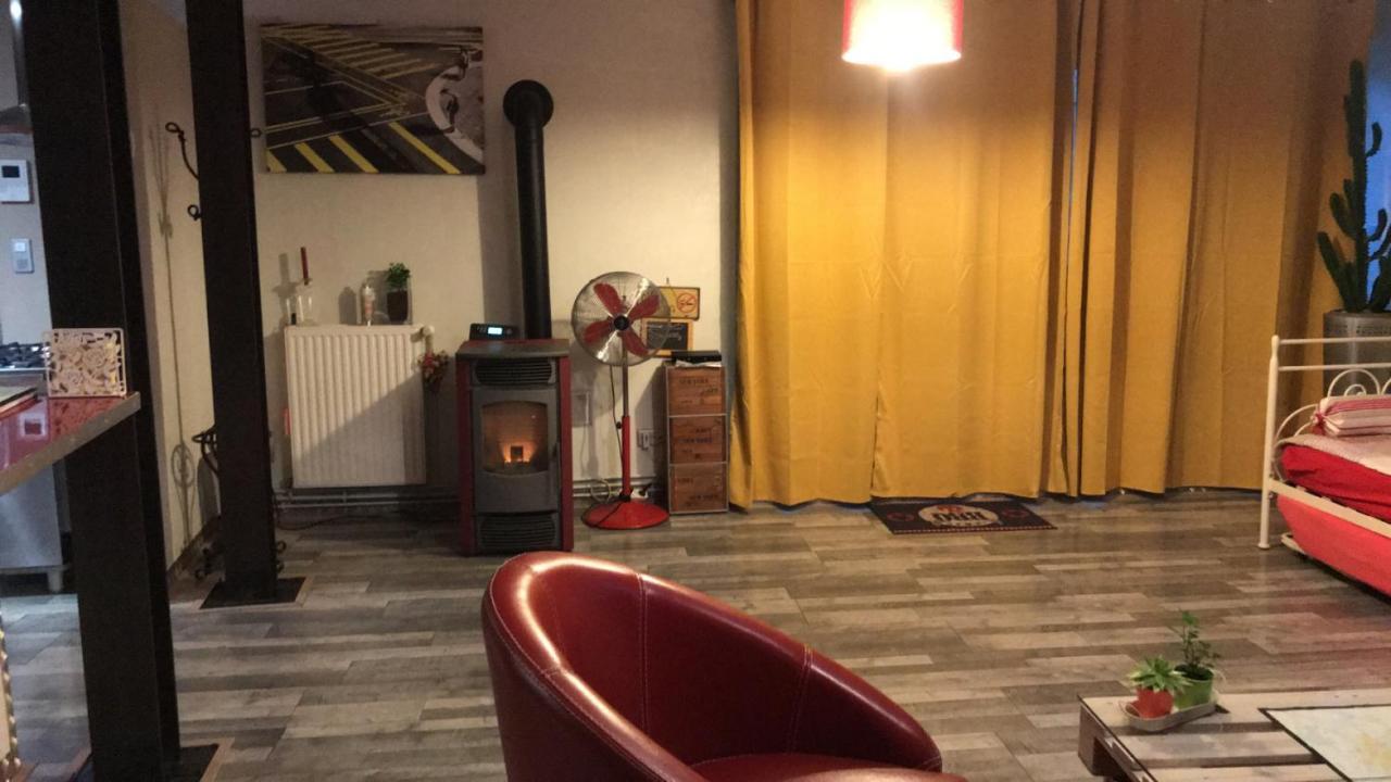 Вилла Loft L Atelier De Jacques Pres De Chablis Villy  Экстерьер фото